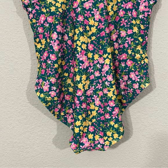 Ruffle Shoulder Ruched Full Coverage Swimsuit - Picture 11 of 15